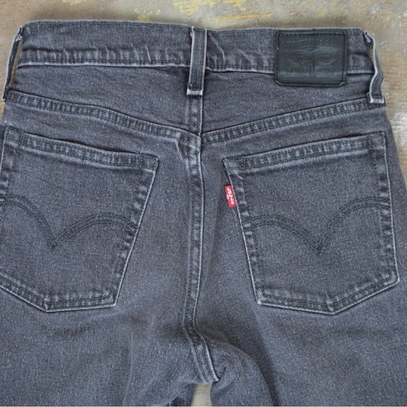 Levi’s Women’s High Rise Skinny Button Fly Black Stonewashed Jeans, Size 24 - Picture 8 of 10